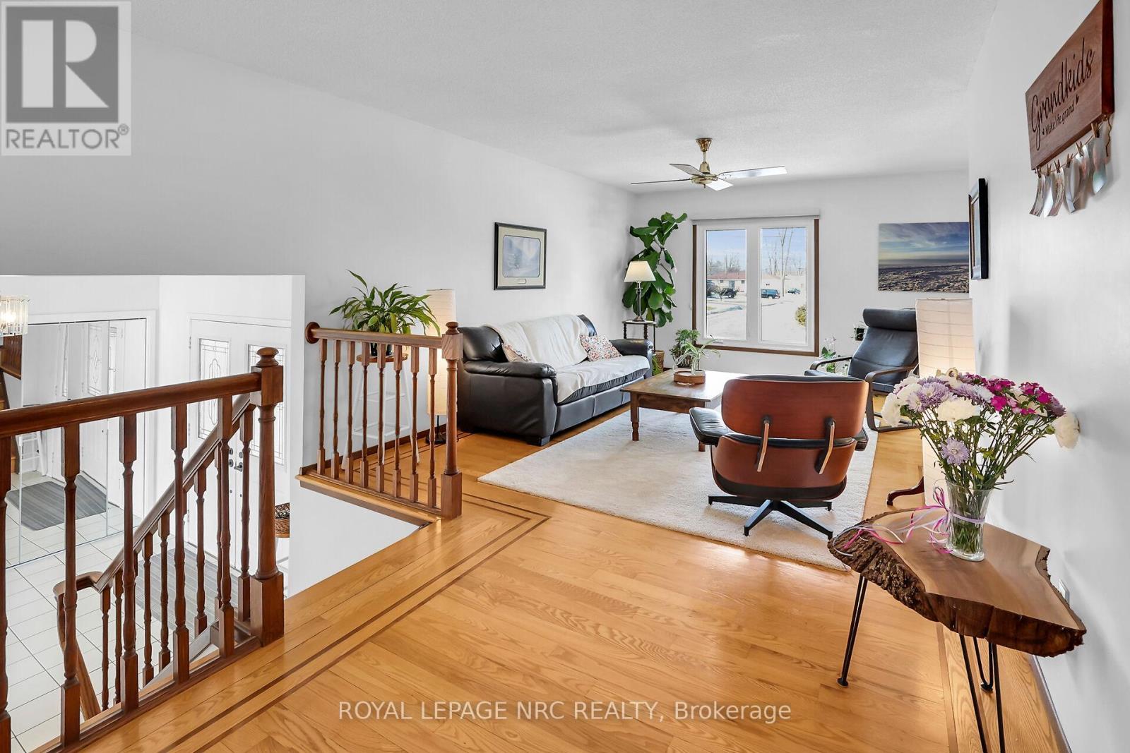 












12 ENGLEWOOD COURT

,
Fort Erie (Crescent Park),




Ontario
L2A5X5

