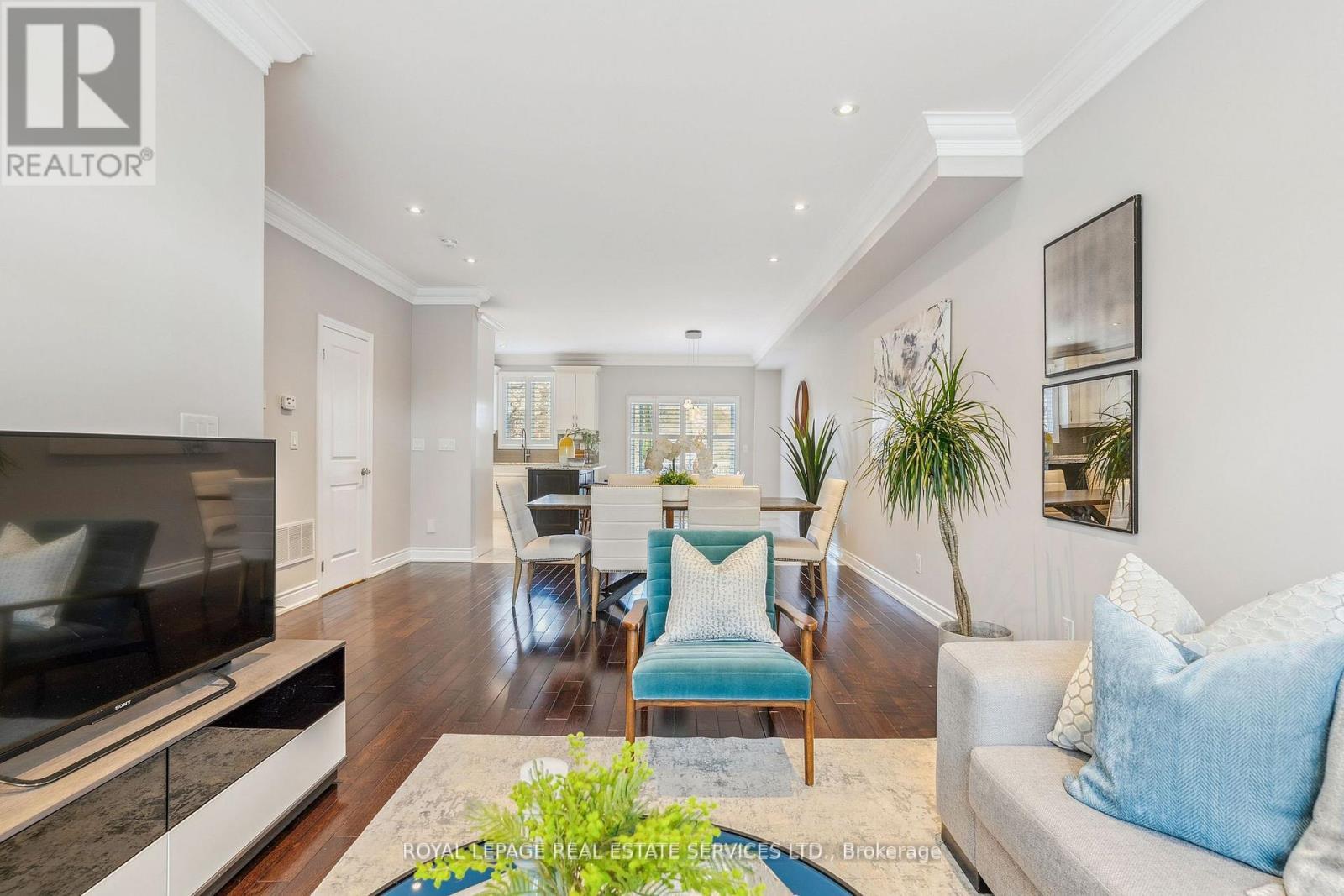 












63 LONG BRANCH AVENUE

,
Toronto,




Ontario
M8W3J3

