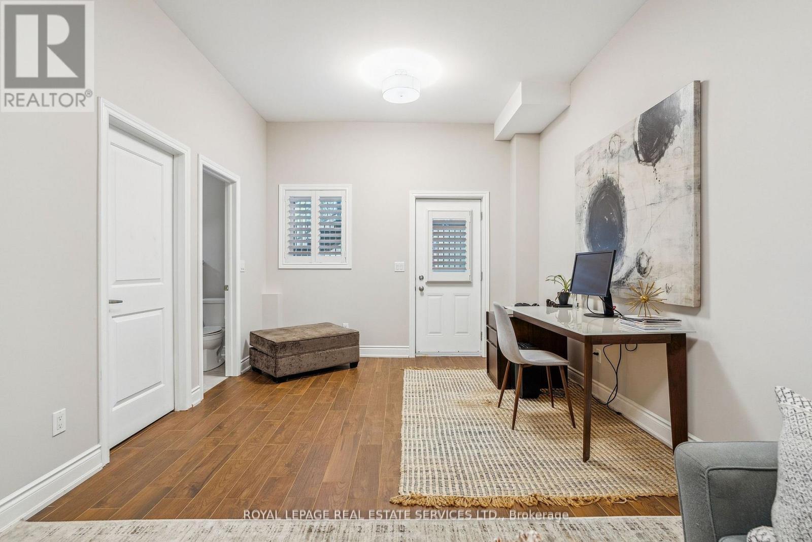 












63 LONG BRANCH AVENUE

,
Toronto,




Ontario
M8W3J3

