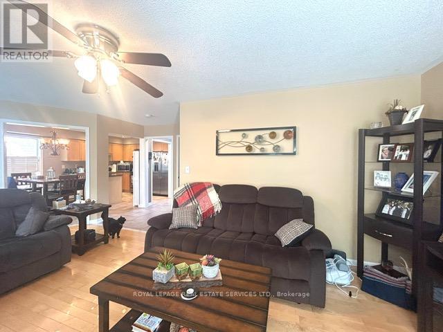 












5579 THORN LANE

,
Burlington,




Ontario
L7L6V8


