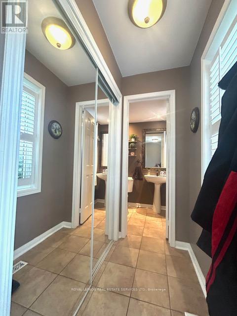 












5579 THORN LANE

,
Burlington,




Ontario
L7L6V8

