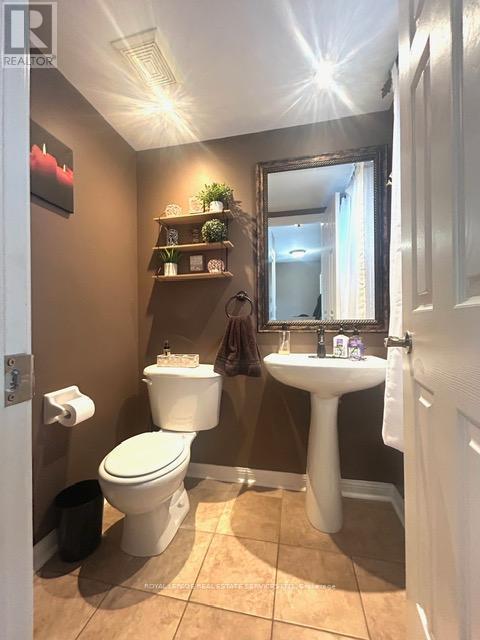 












5579 THORN LANE

,
Burlington,




Ontario
L7L6V8

