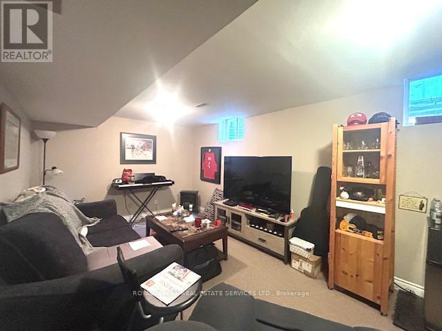 












5579 THORN LANE

,
Burlington,




Ontario
L7L6V8

