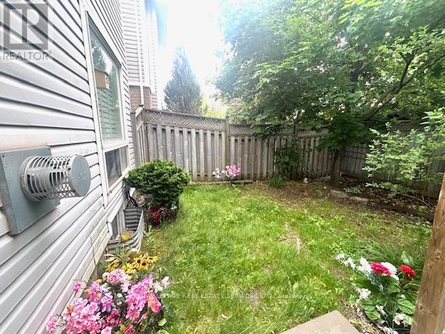 












5579 THORN LANE

,
Burlington,




Ontario
L7L6V8

