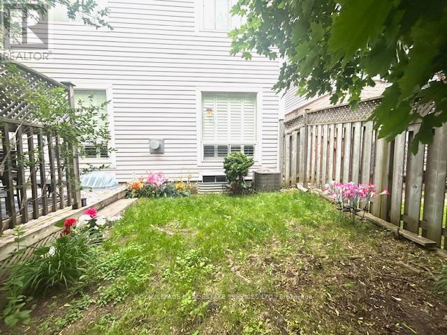 












5579 THORN LANE

,
Burlington,




Ontario
L7L6V8

