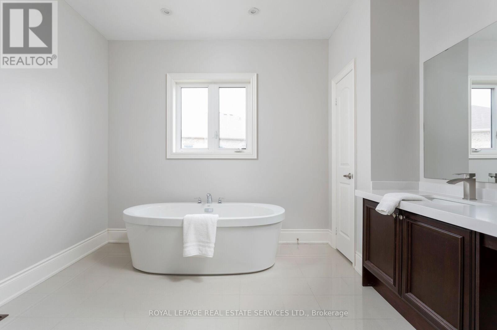 












3159 WILLIAM ROSE WAY

,
Oakville,




Ontario
L6H0T3

