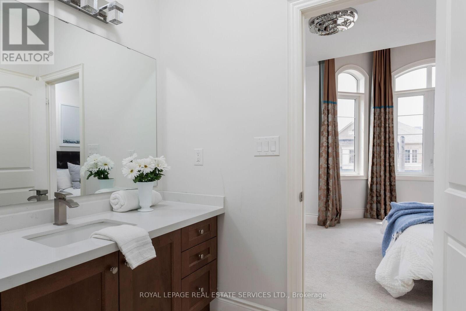 












3159 WILLIAM ROSE WAY

,
Oakville,




Ontario
L6H0T3

