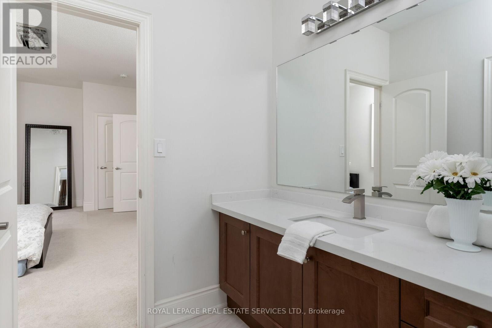 












3159 WILLIAM ROSE WAY

,
Oakville,




Ontario
L6H0T3

