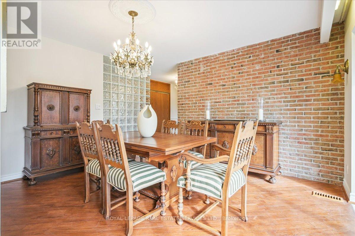 












2145 BLESSINGTON STREET

,
Burlington,




Ontario
L7P0J7

