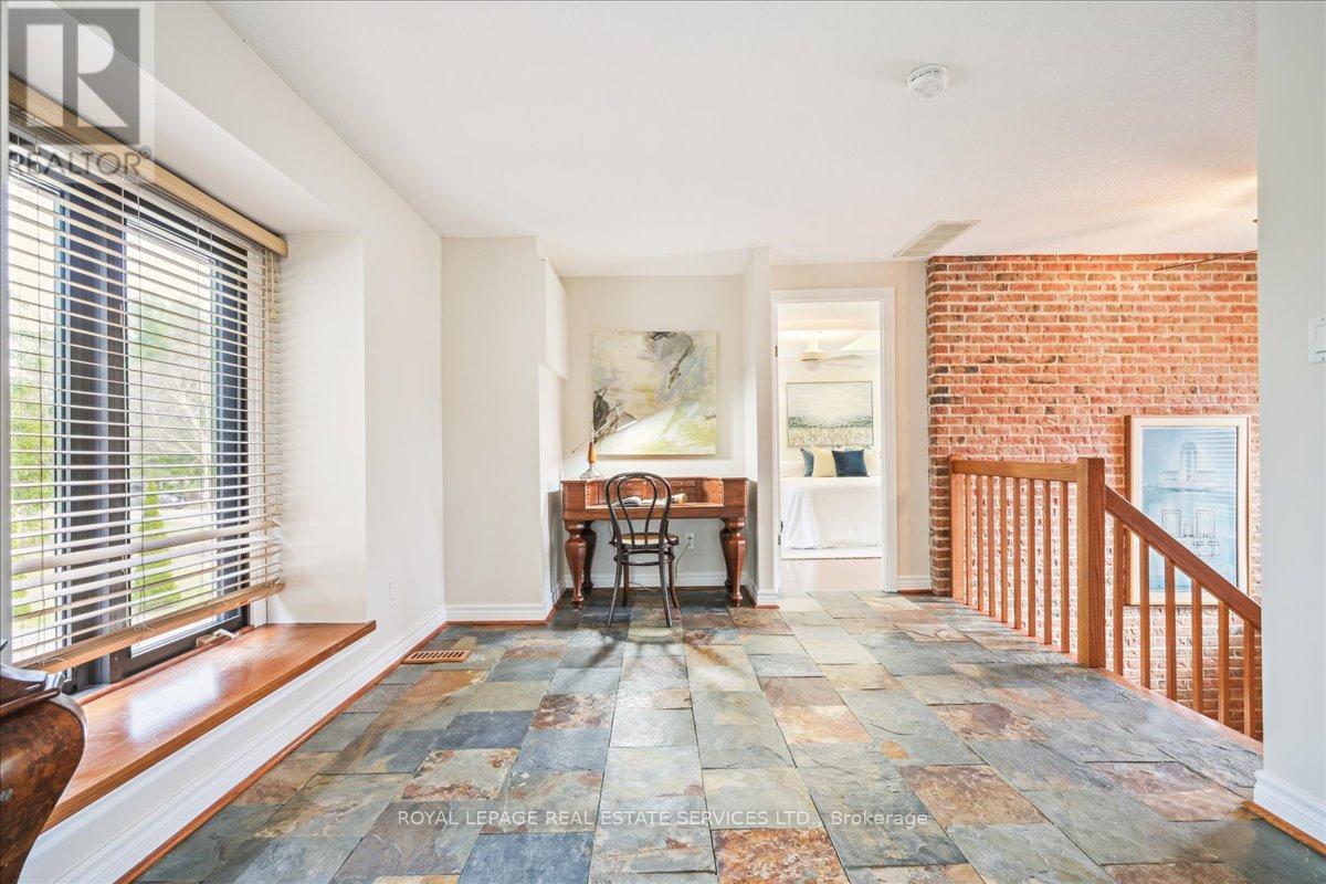 












2145 BLESSINGTON STREET

,
Burlington,




Ontario
L7P0J7

