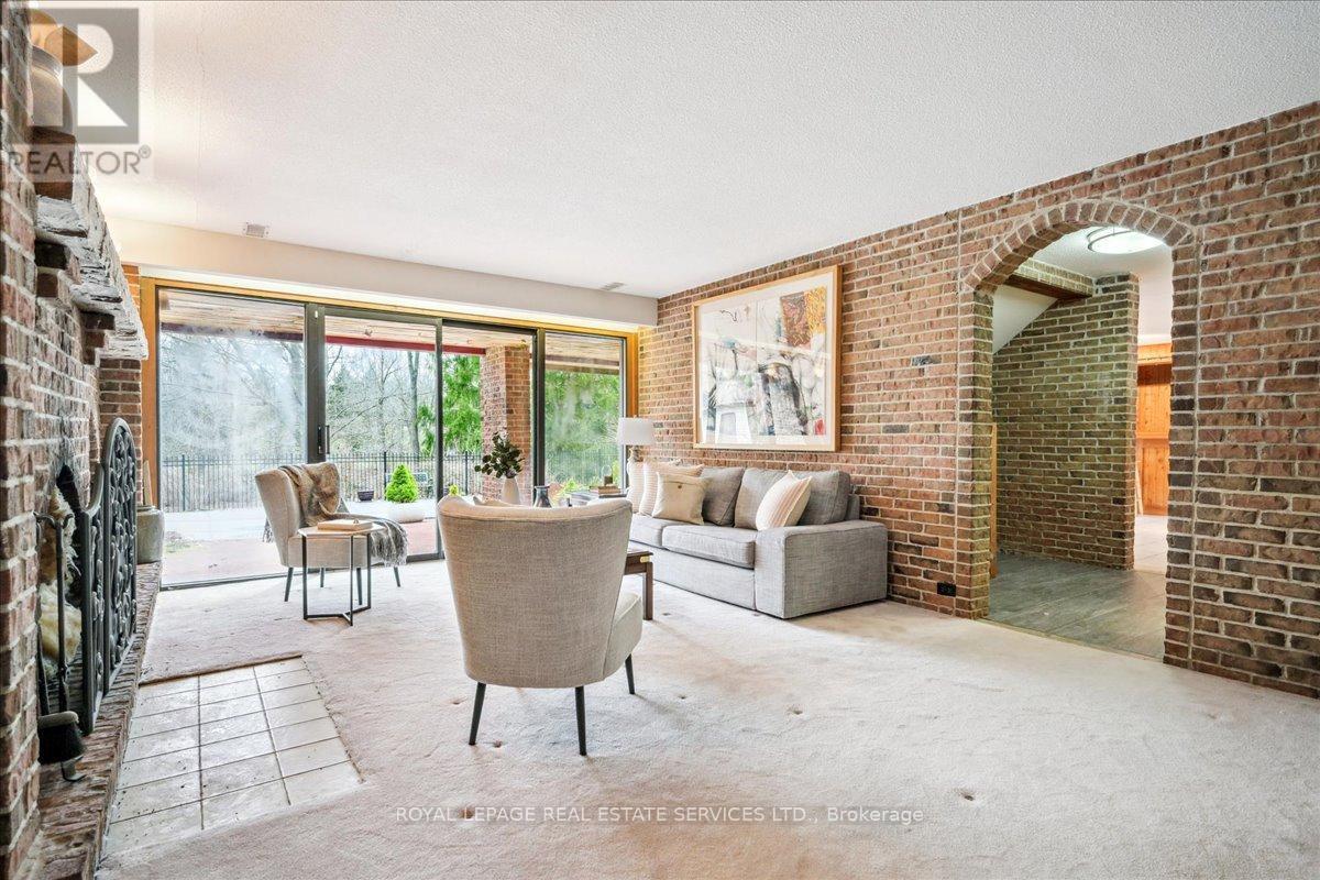 












2145 BLESSINGTON STREET

,
Burlington,




Ontario
L7P0J7

