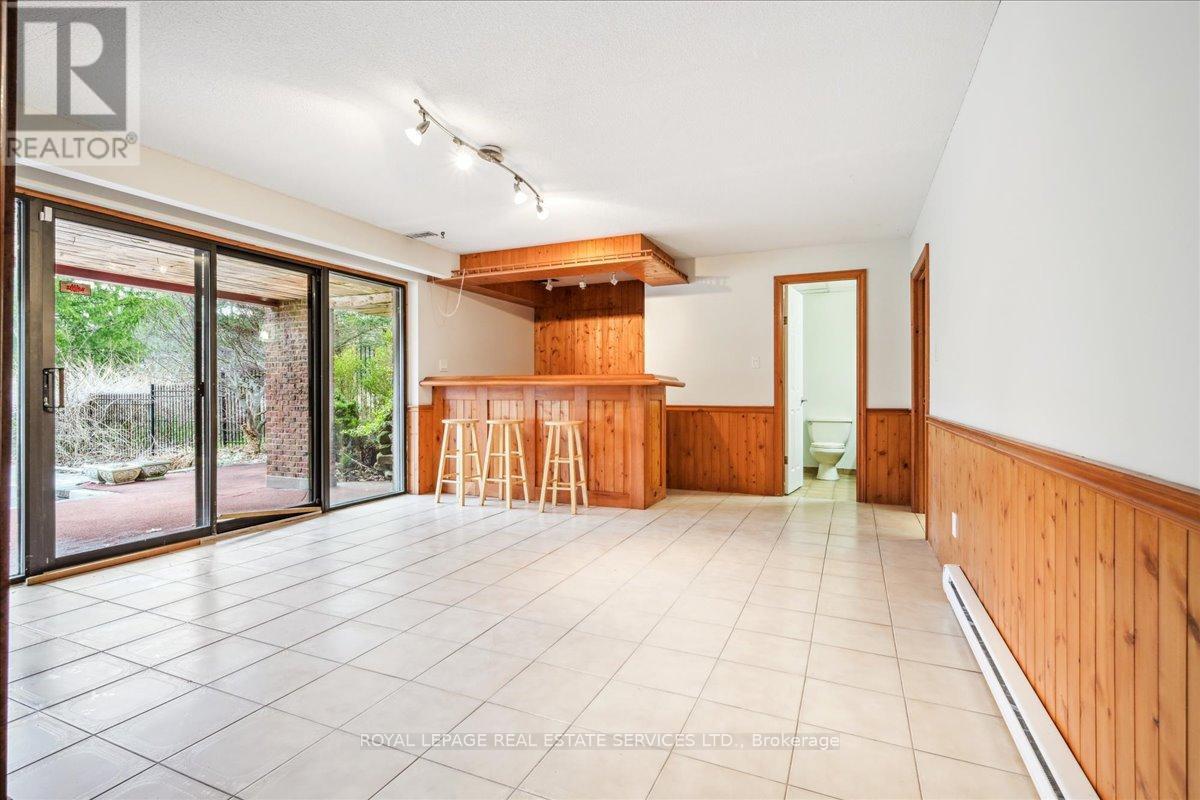 












2145 BLESSINGTON STREET

,
Burlington,




Ontario
L7P0J7


