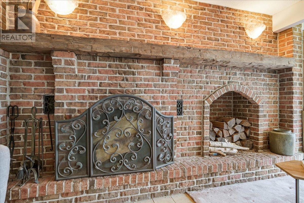 












2145 BLESSINGTON STREET

,
Burlington,




Ontario
L7P0J7

