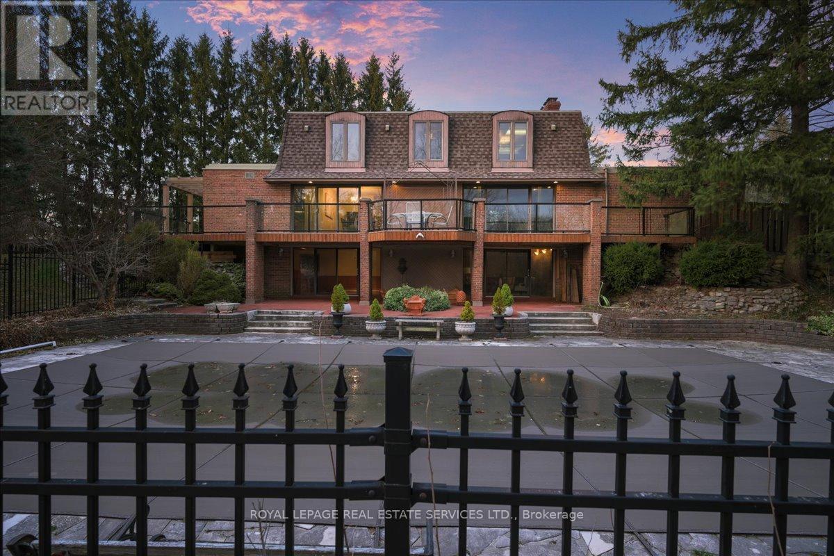 












2145 BLESSINGTON STREET

,
Burlington,




Ontario
L7P0J7

