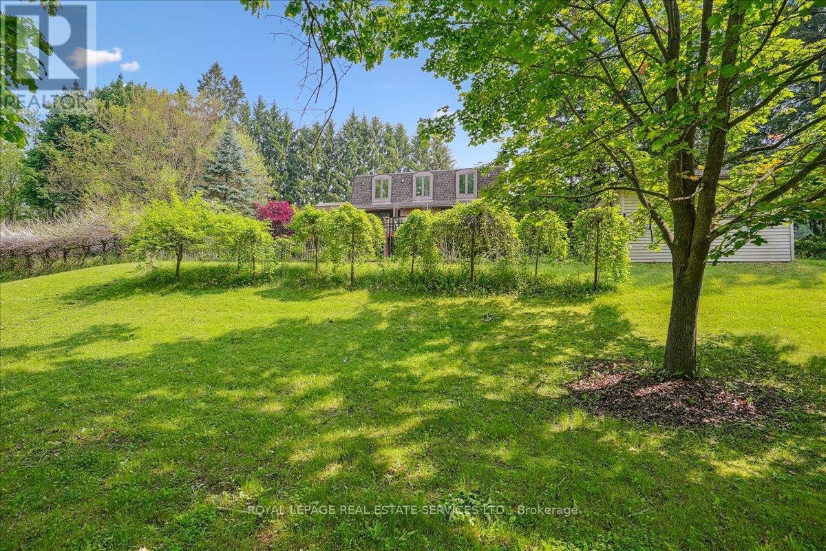 












2145 BLESSINGTON STREET

,
Burlington,




Ontario
L7P0J7

