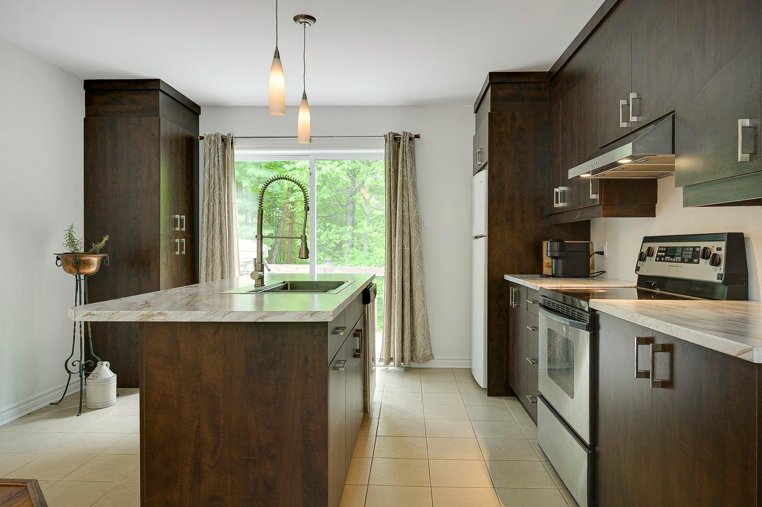 









108


Rue du Daphné

,
Sainte-Sophie,




QC
J5J0H5

