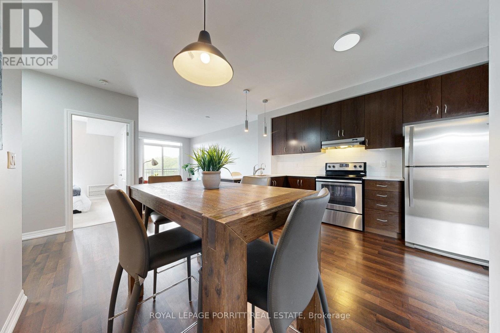 












404 - 3563 LAKE SHORE BOULEVARD W

,
Toronto,




Ontario
M8W0A3

