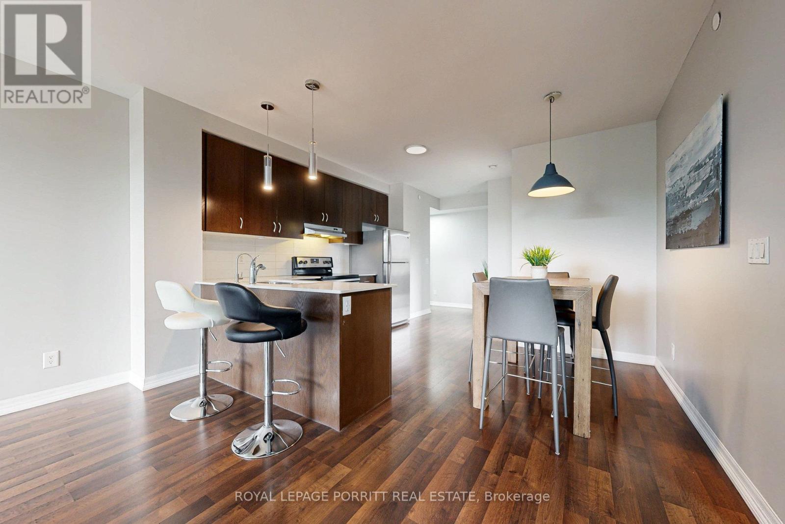 












404 - 3563 LAKE SHORE BOULEVARD W

,
Toronto,




Ontario
M8W0A3

