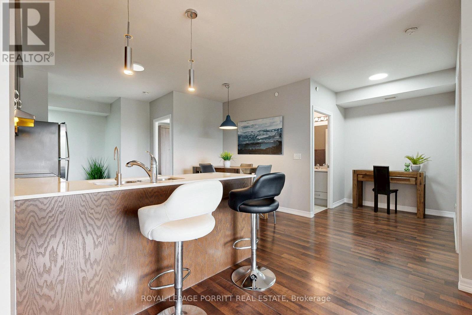 












404 - 3563 LAKE SHORE BOULEVARD W

,
Toronto,




Ontario
M8W0A3

