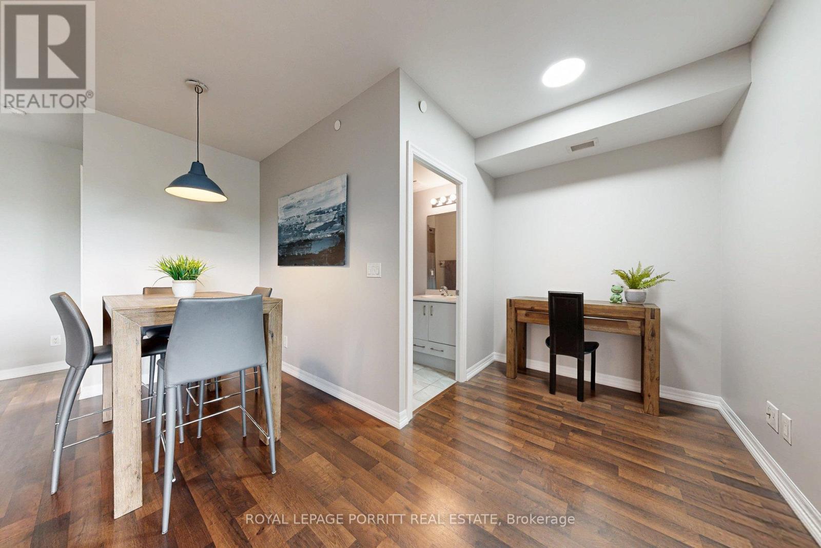 












404 - 3563 LAKE SHORE BOULEVARD W

,
Toronto,




Ontario
M8W0A3

