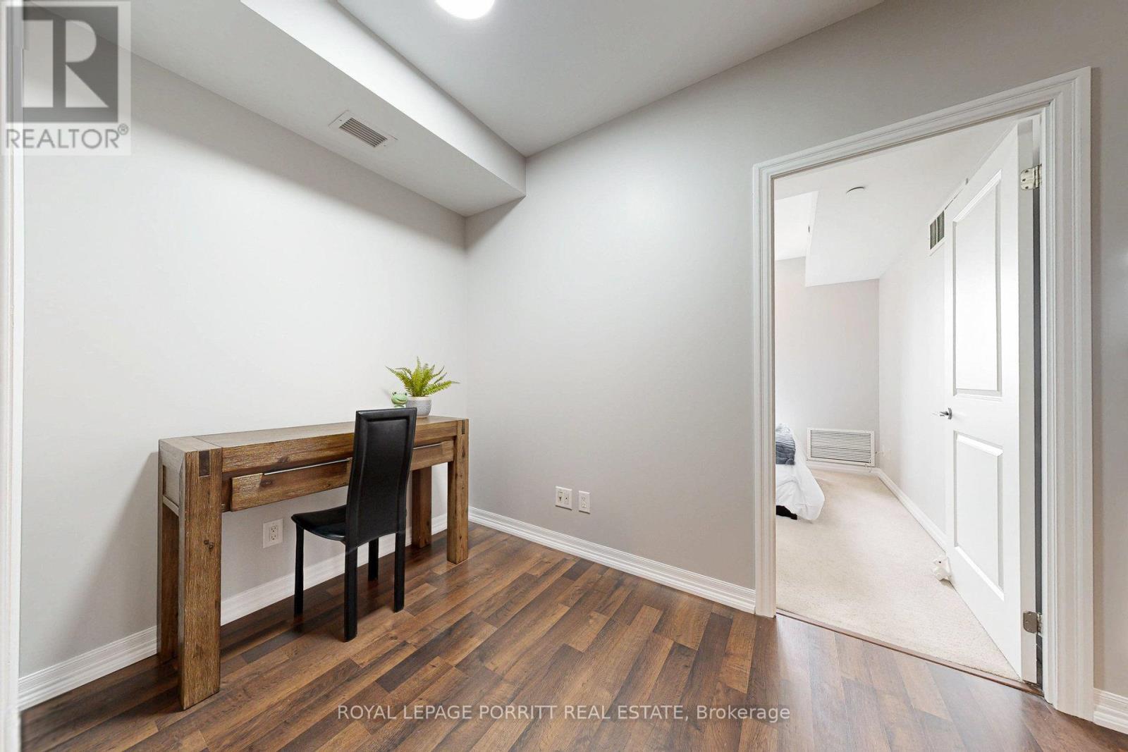 












404 - 3563 LAKE SHORE BOULEVARD W

,
Toronto,




Ontario
M8W0A3

