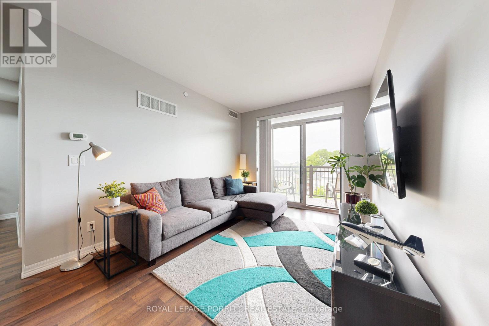 












404 - 3563 LAKE SHORE BOULEVARD W

,
Toronto,




Ontario
M8W0A3

