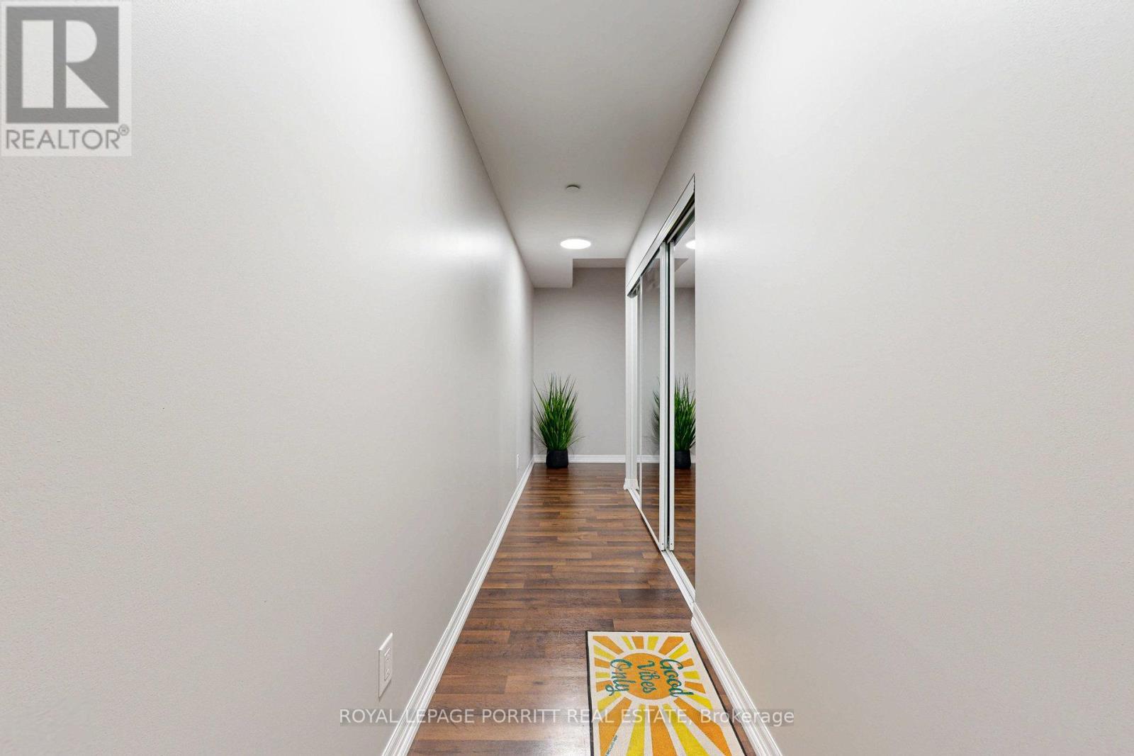 












404 - 3563 LAKE SHORE BOULEVARD W

,
Toronto,




Ontario
M8W0A3

