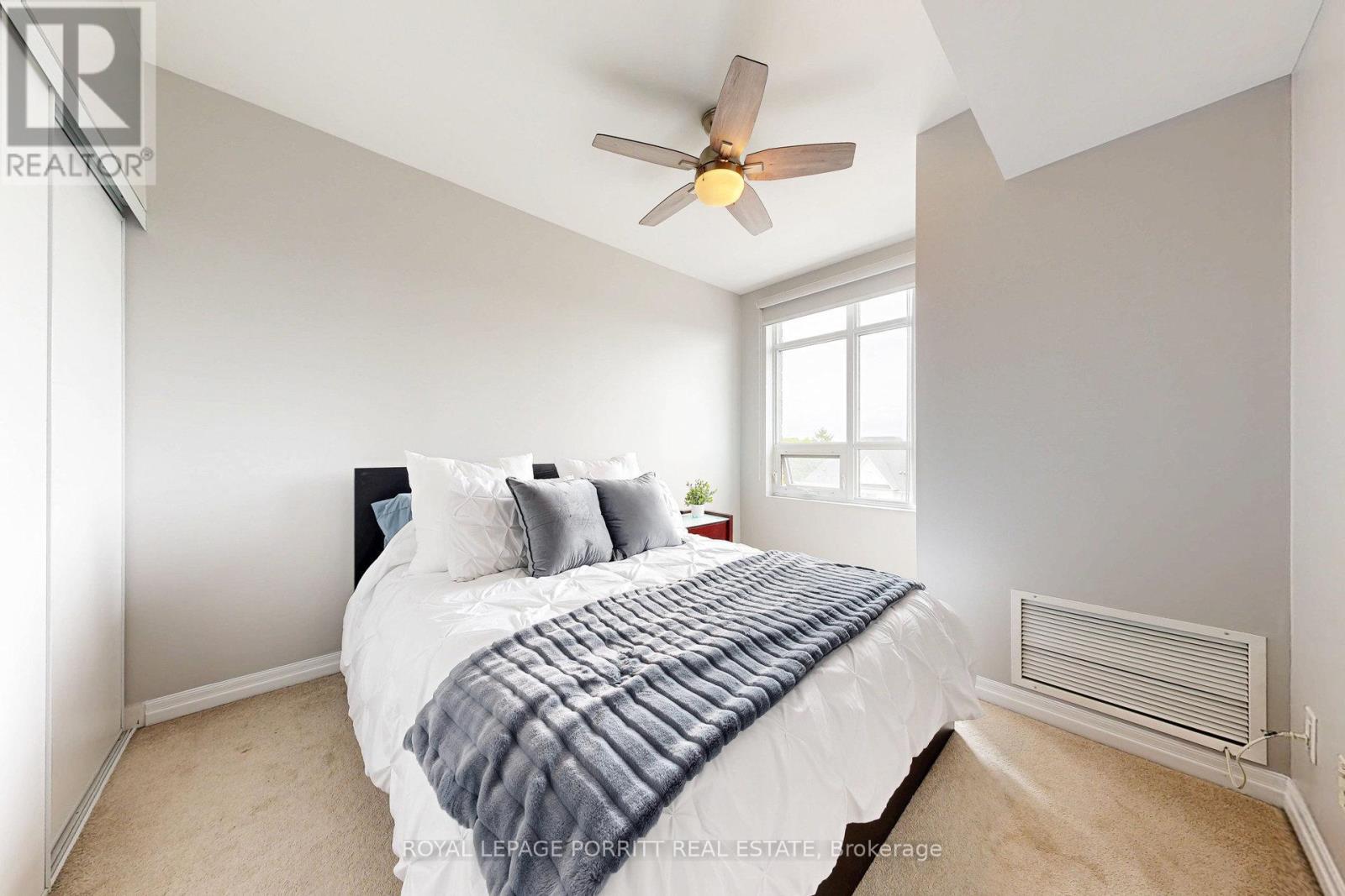 












404 - 3563 LAKE SHORE BOULEVARD W

,
Toronto,




Ontario
M8W0A3

