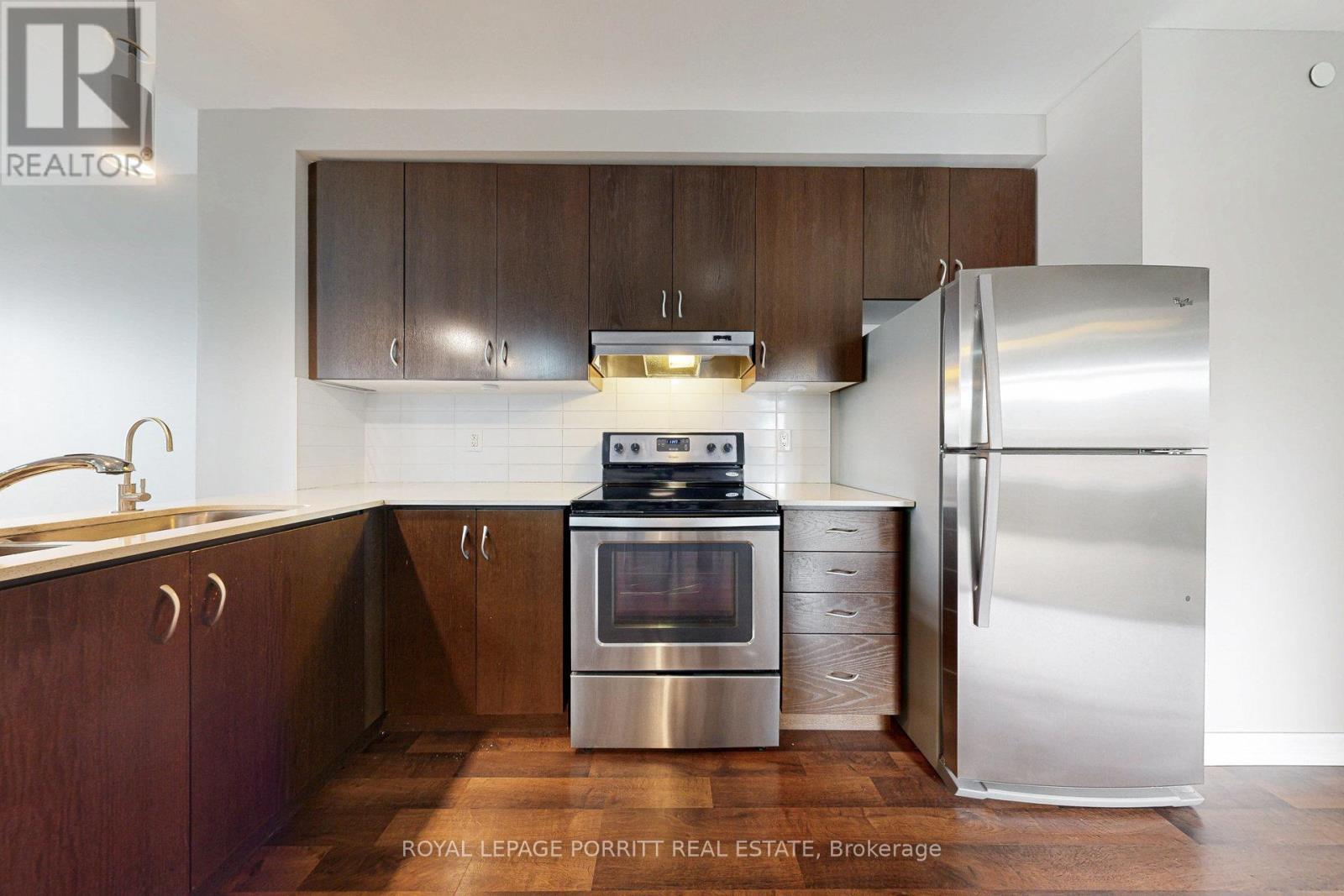












404 - 3563 LAKE SHORE BOULEVARD W

,
Toronto,




Ontario
M8W0A3

