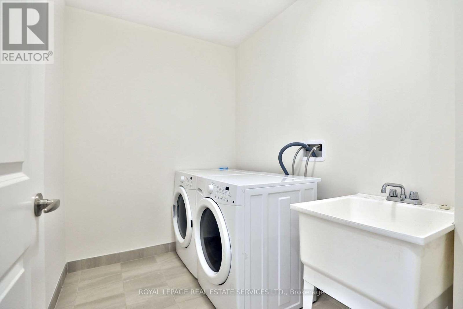 












3139 ERNEST APPELBE BOULEVARD

,
Oakville,




Ontario
L6H0N8

