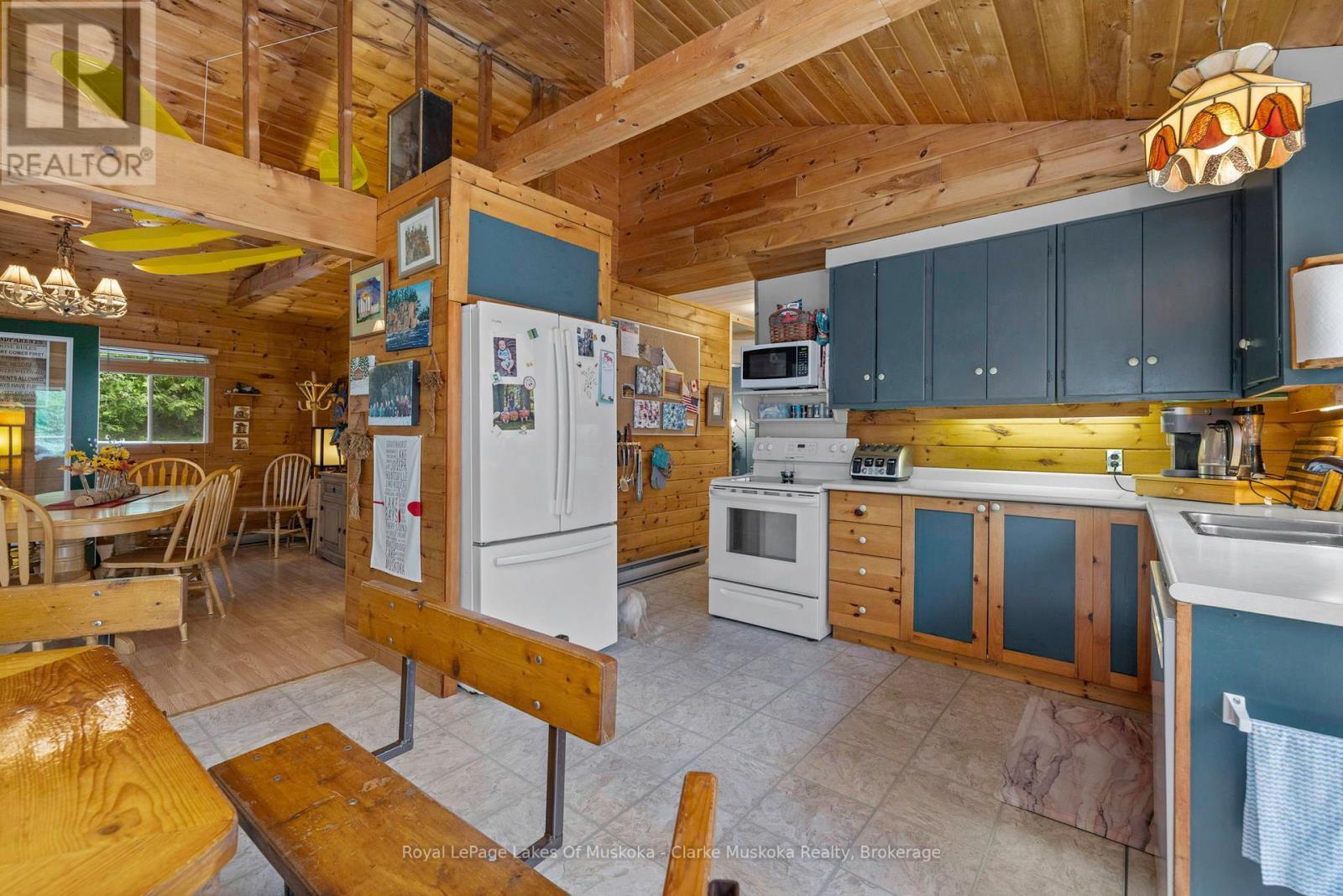 












12 - 3998 HWY 141

,
Muskoka Lakes (Watt),




Ontario
P0C1J0

