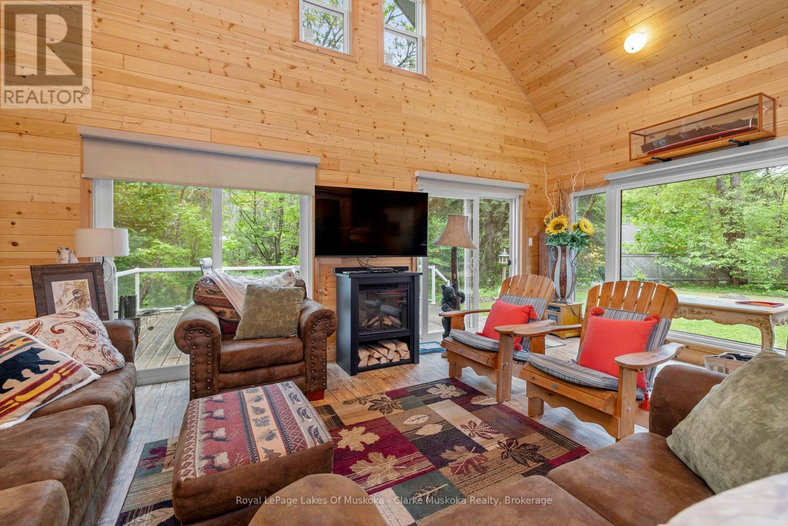 












12 - 3998 HWY 141

,
Muskoka Lakes (Watt),




Ontario
P0C1J0

