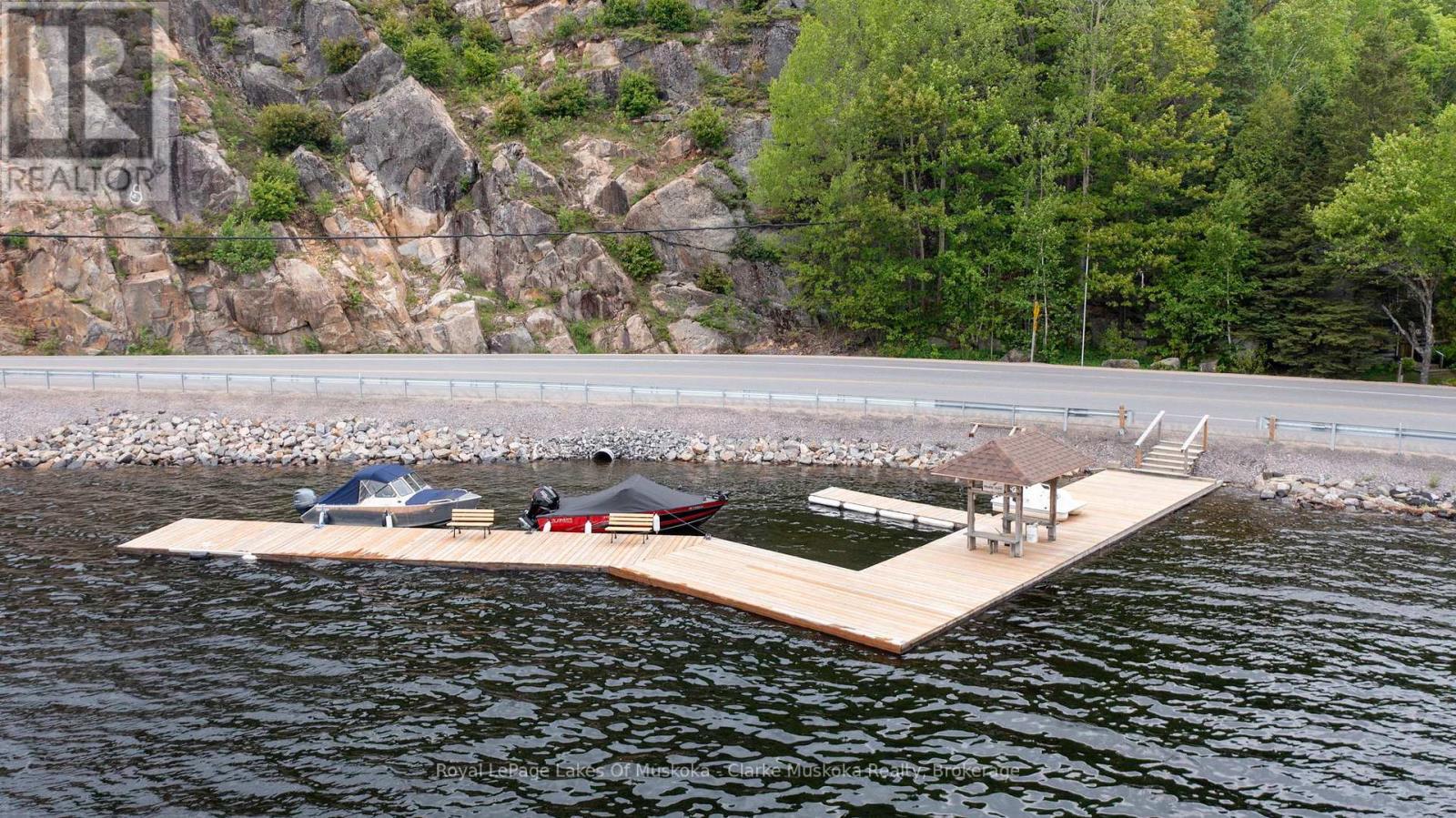 












12 - 3998 HWY 141

,
Muskoka Lakes (Watt),




Ontario
P0C1J0

