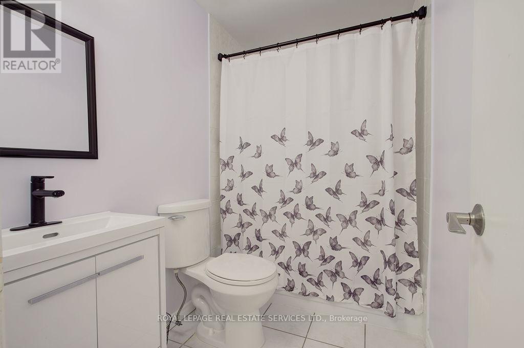












11 JACOBS SQUARE

,
Brampton,




Ontario
L6S2M5

