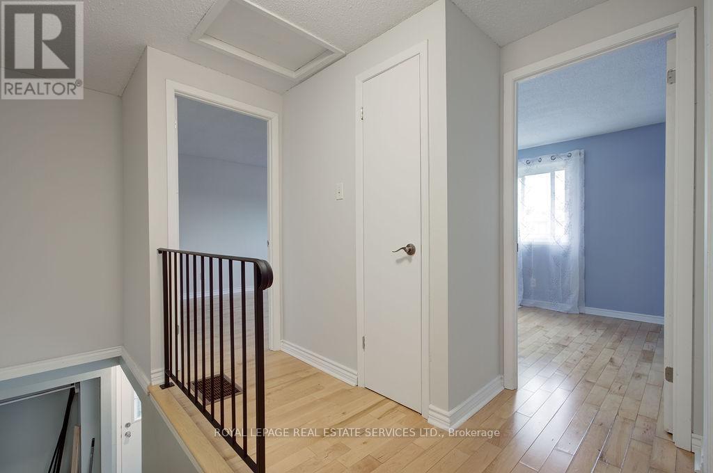 












11 JACOBS SQUARE

,
Brampton,




Ontario
L6S2M5

