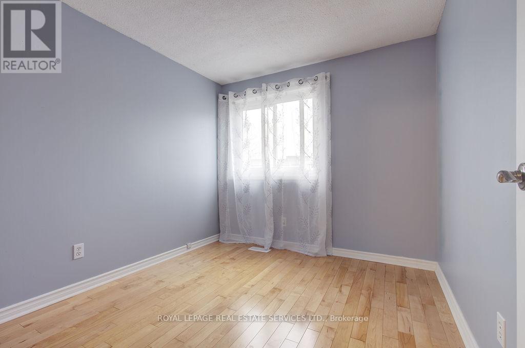 












11 JACOBS SQUARE

,
Brampton,




Ontario
L6S2M5

