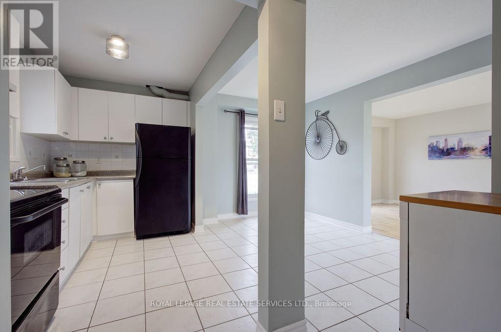 












11 JACOBS SQUARE

,
Brampton,




Ontario
L6S2M5

