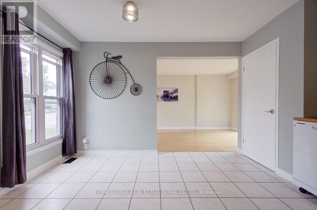 












11 JACOBS SQUARE

,
Brampton,




Ontario
L6S2M5


