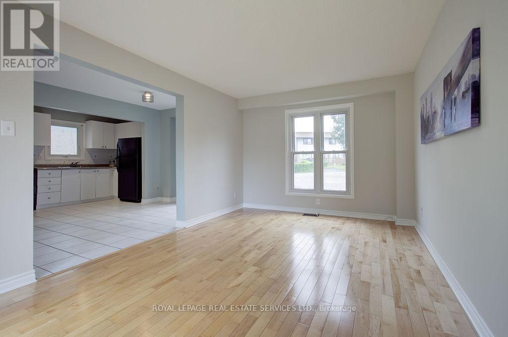 












11 JACOBS SQUARE

,
Brampton,




Ontario
L6S2M5

