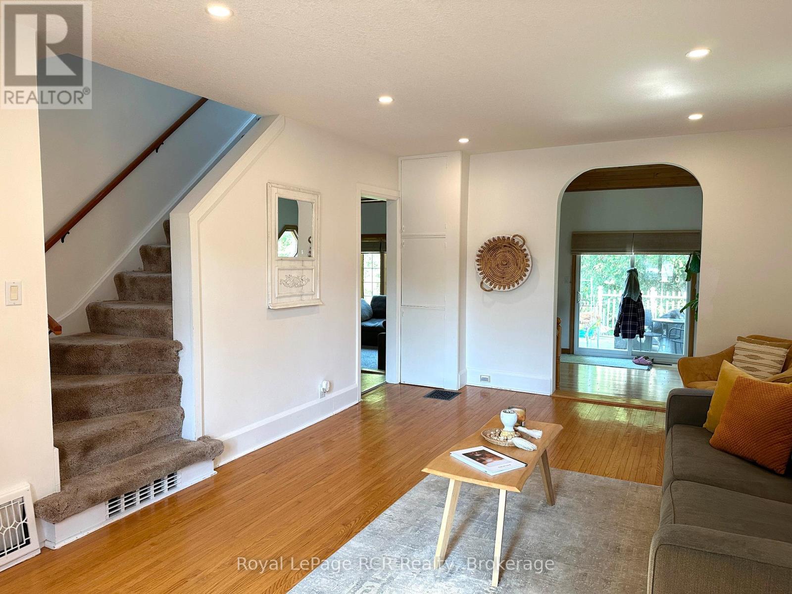 












357 10TH AVENUE

,
Hanover,




Ontario
N4N2N4

