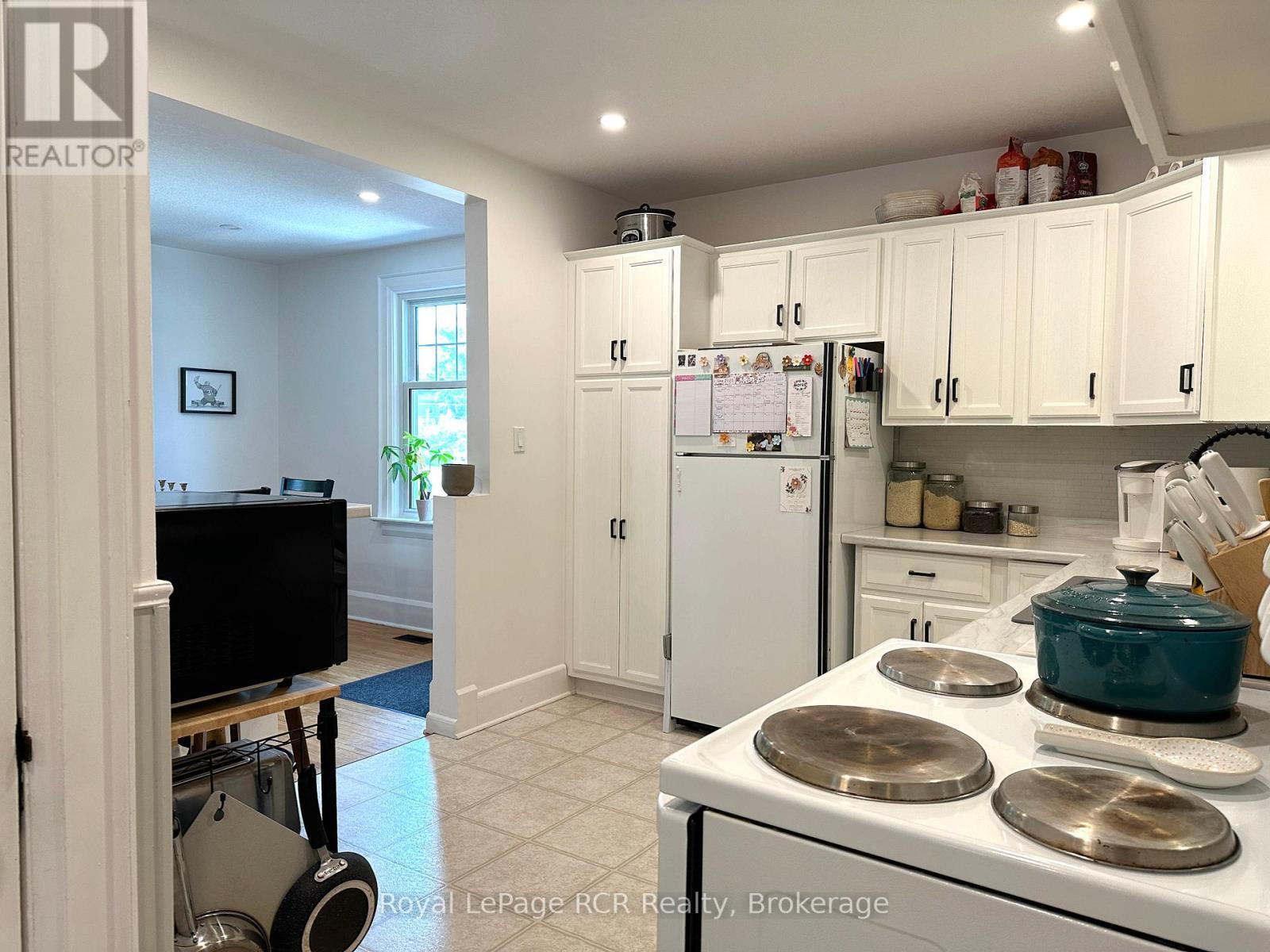 












357 10TH AVENUE

,
Hanover,




Ontario
N4N2N4

