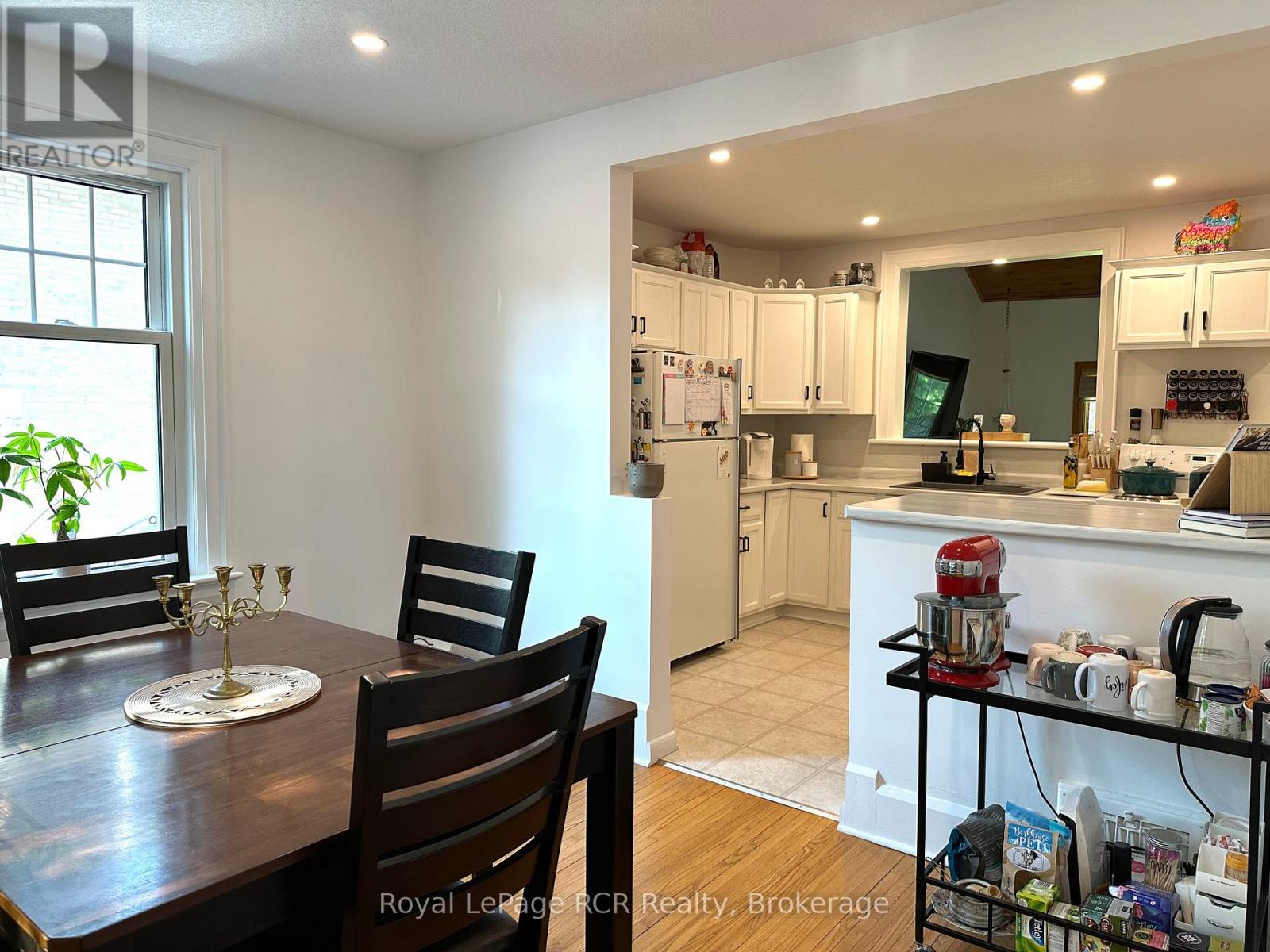 












357 10TH AVENUE

,
Hanover,




Ontario
N4N2N4

