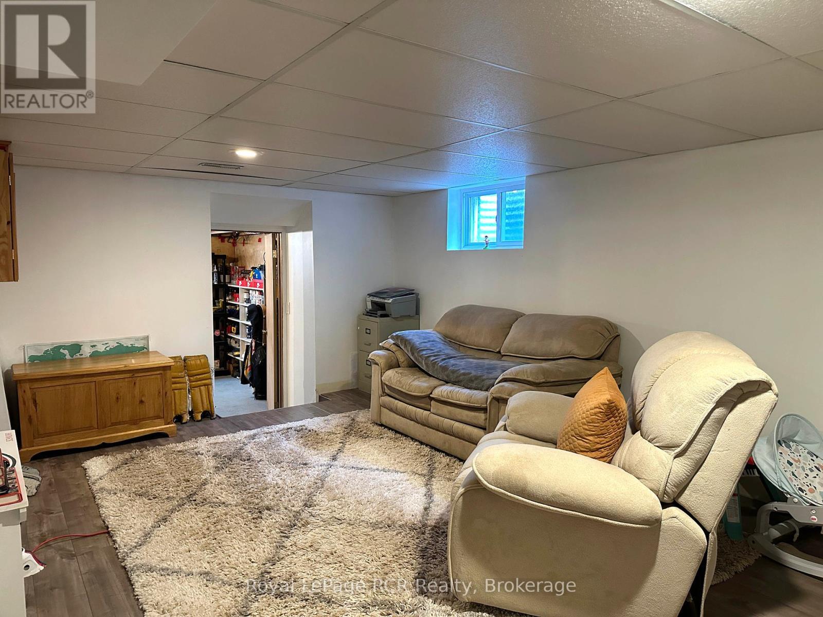












357 10TH AVENUE

,
Hanover,




Ontario
N4N2N4

