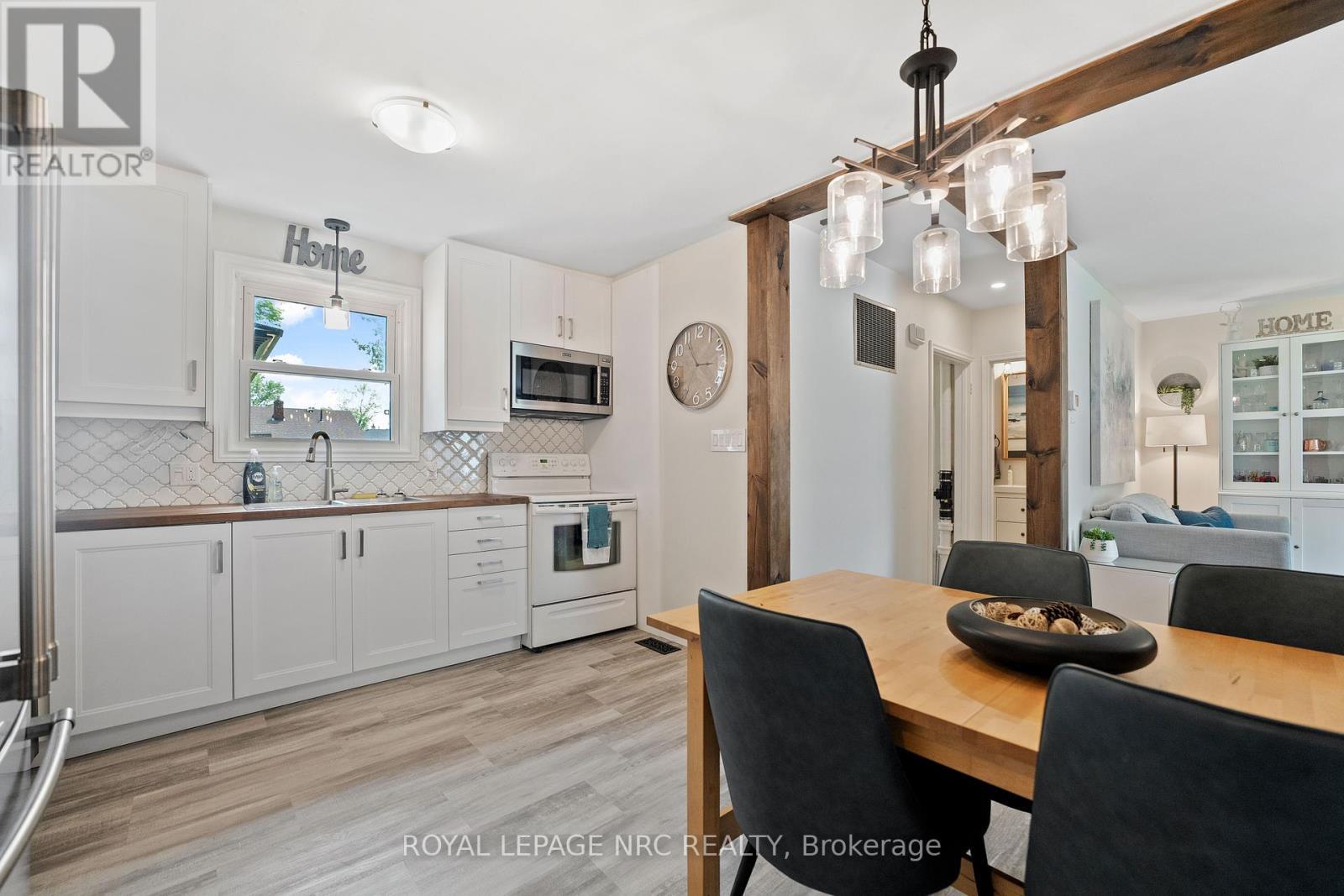 












19 VERA STREET

,
St. Catharines,




Ontario
L2S1C3


