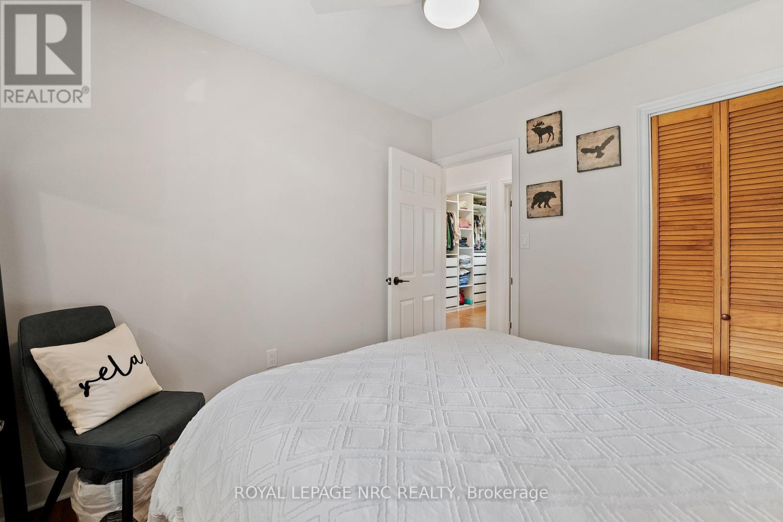 












19 VERA STREET

,
St. Catharines,




Ontario
L2S1C3

