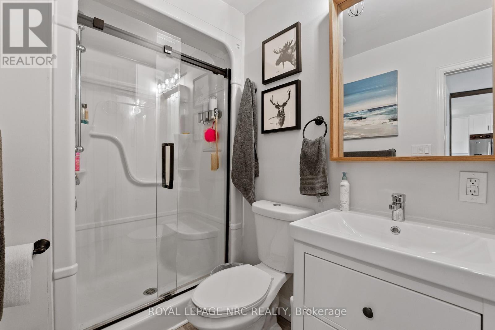 












19 VERA STREET

,
St. Catharines,




Ontario
L2S1C3

