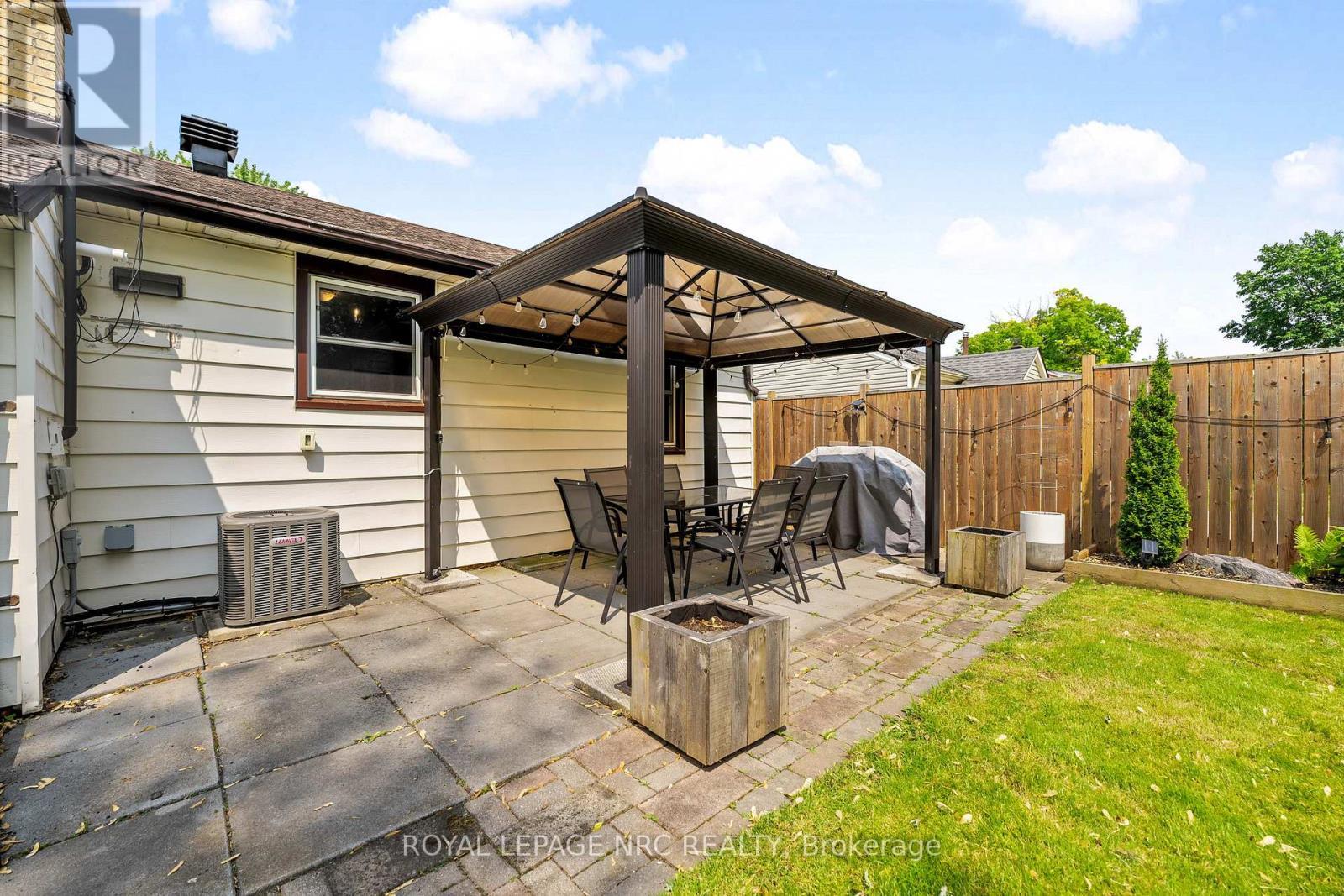 












19 VERA STREET

,
St. Catharines,




Ontario
L2S1C3

