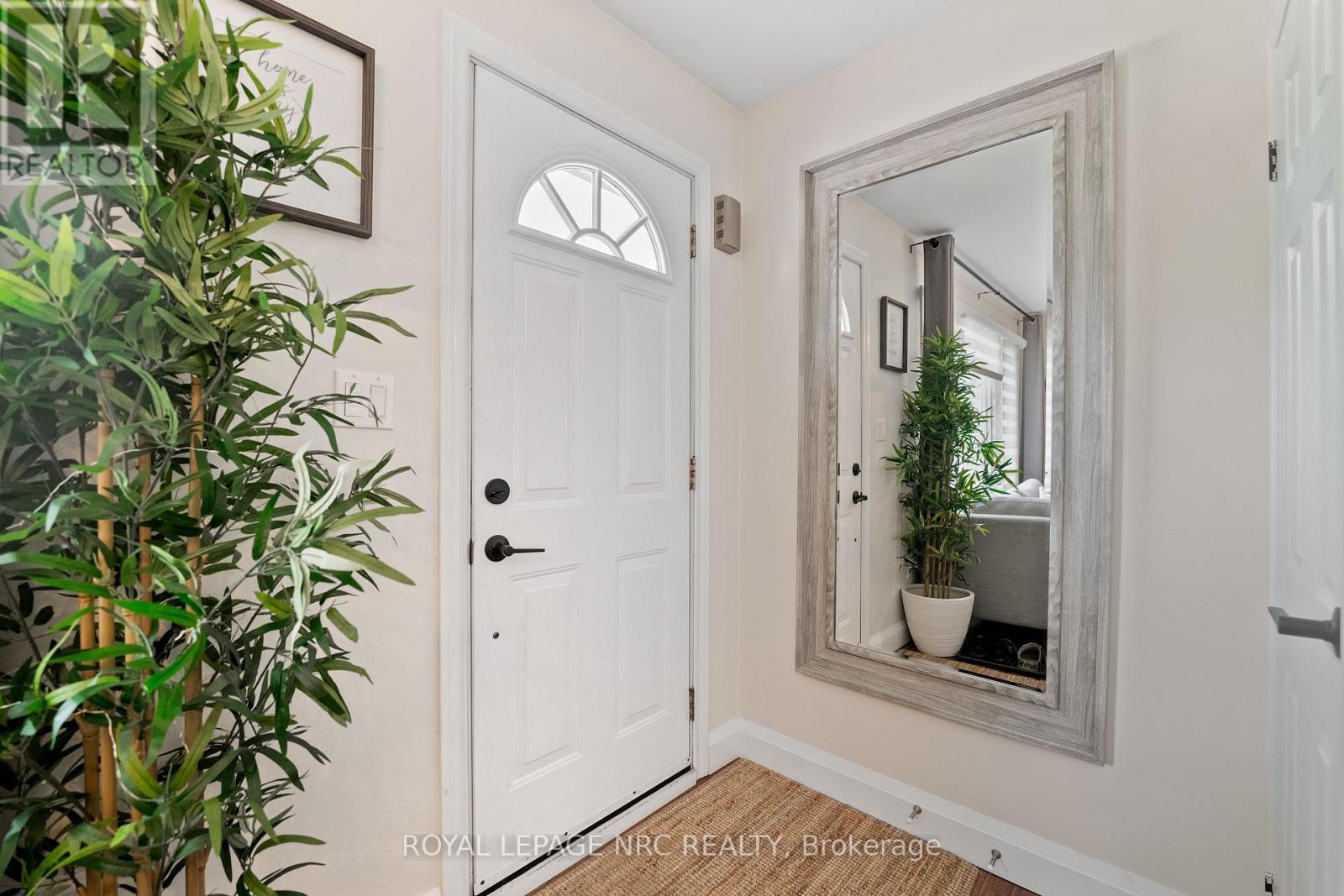 












19 VERA STREET

,
St. Catharines,




Ontario
L2S1C3

