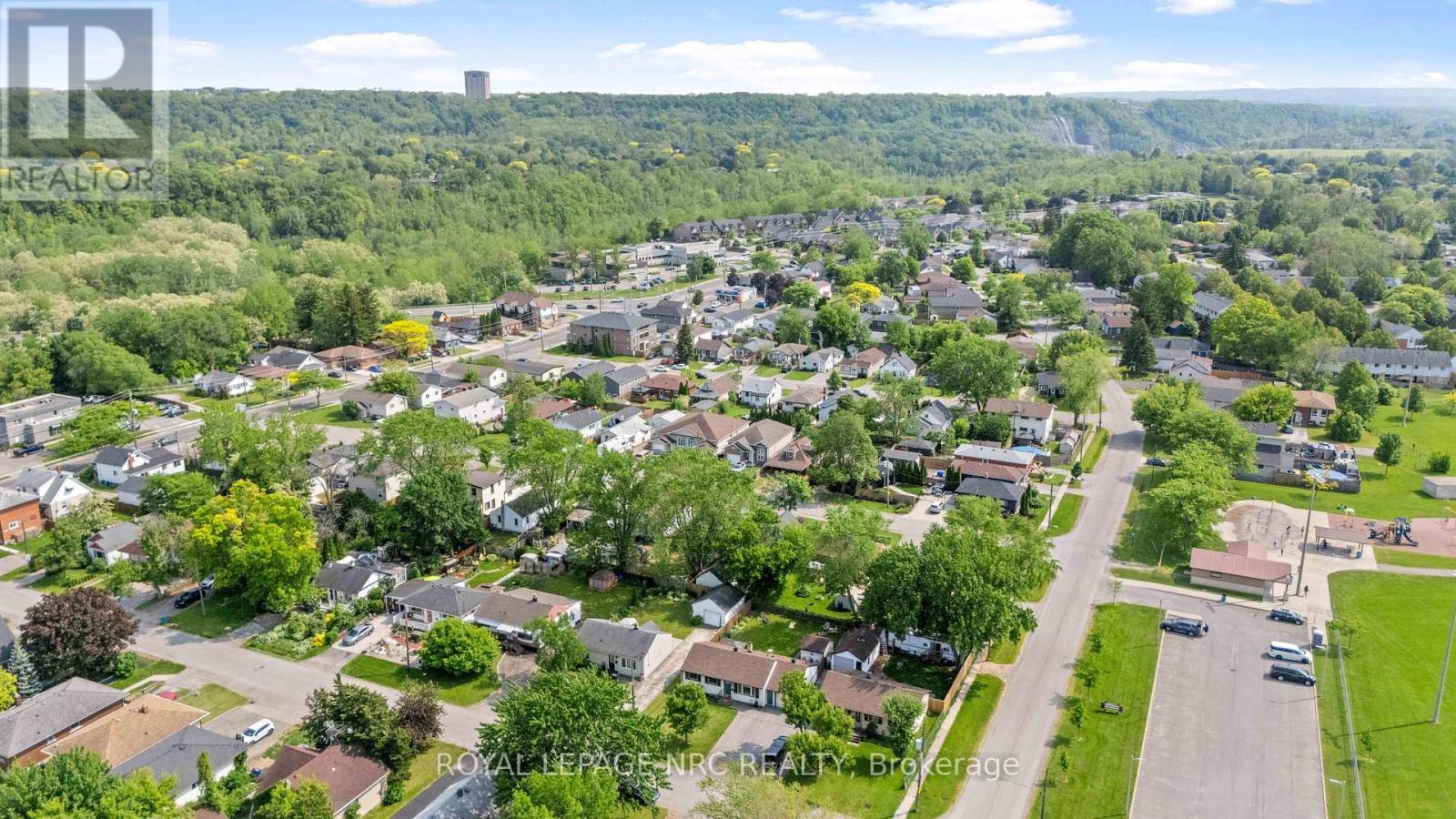 












19 VERA STREET

,
St. Catharines,




Ontario
L2S1C3

