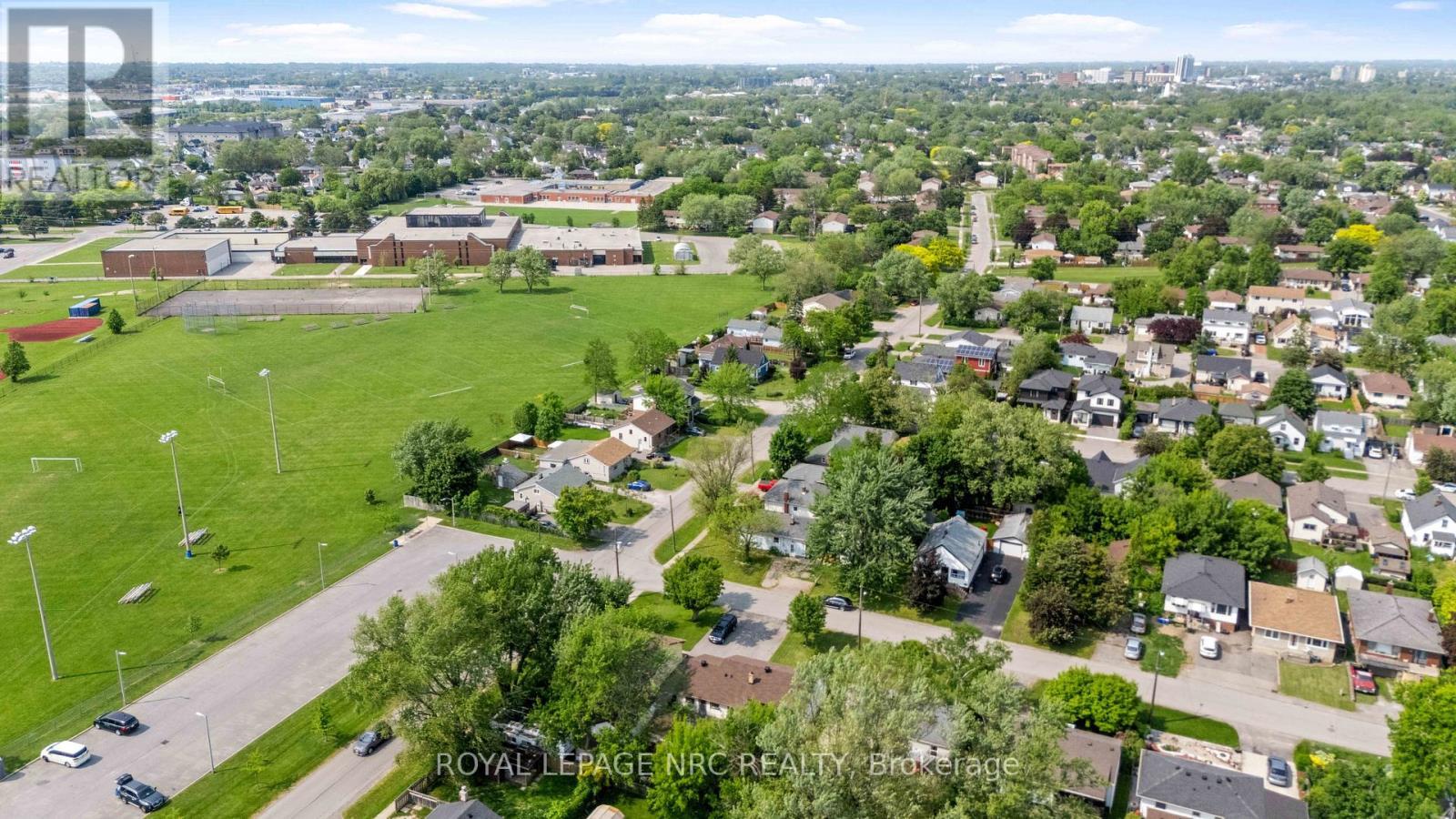 












19 VERA STREET

,
St. Catharines,




Ontario
L2S1C3

